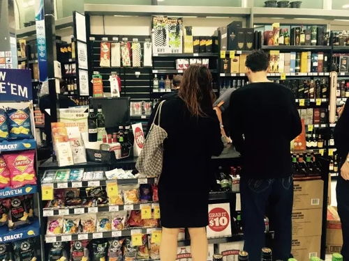 澳洲10家葡萄酒零售店 产品结构因客户而定,10澳币以下酒不突出陈列